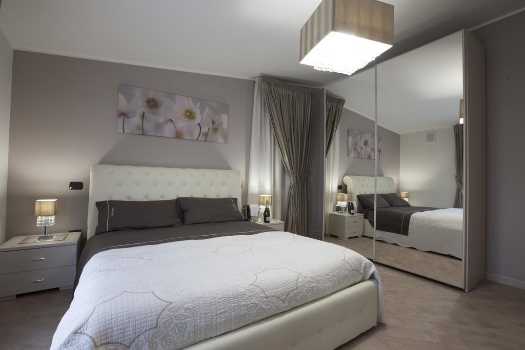 Amira Luxury Apartments 산타 마리아 카푸아 베테레 외부 사진